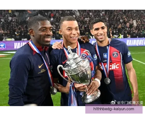 姆巴佩带领法国国家队迎来欧国联冠军，表现稳健引人关注